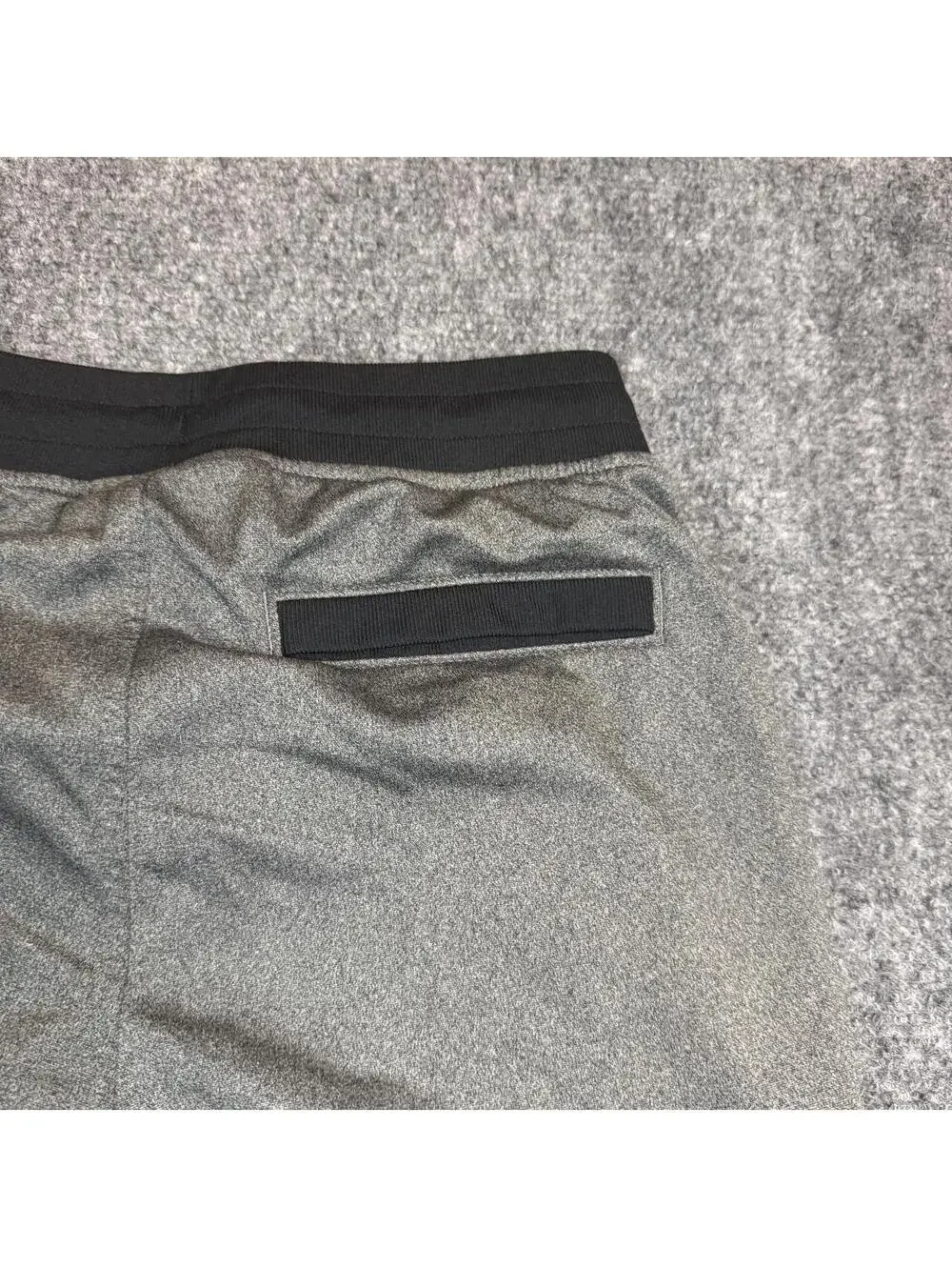 Under Armour Men's athletic sweatpants joggers size small